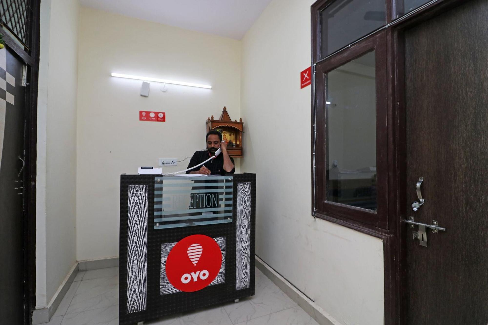 Oyo Triage Home Stay Noida Exterior foto